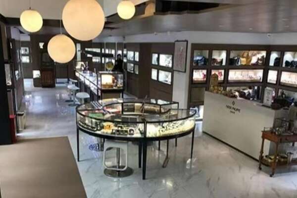 加查县寄卖奢侈品店